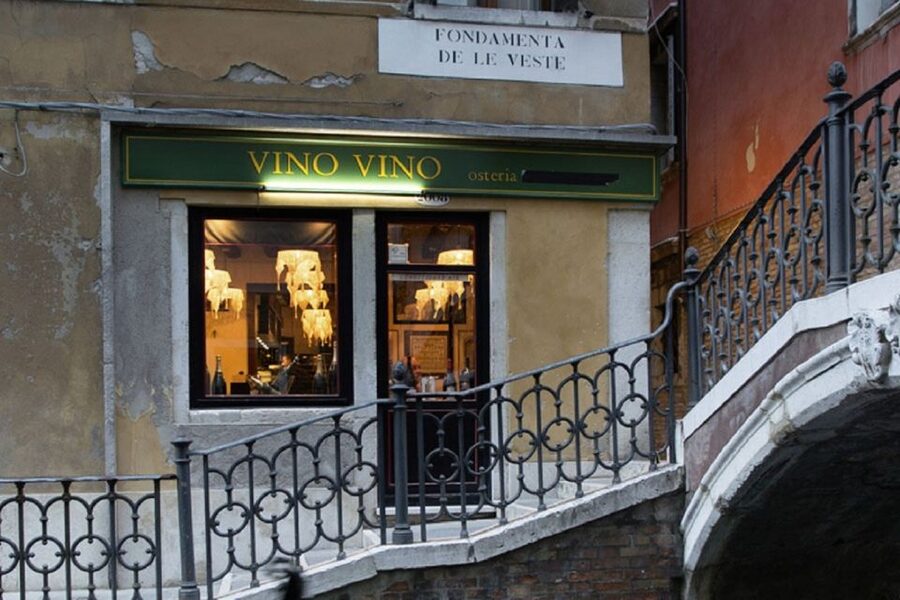 2-Course Dinner in a Typical Venetian Restaurant - What the 90-minute schedule feels like