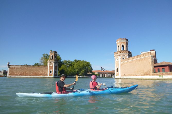 2 Hour Venice Canal Kayak Tour - Premium experience by day - Key points before you book