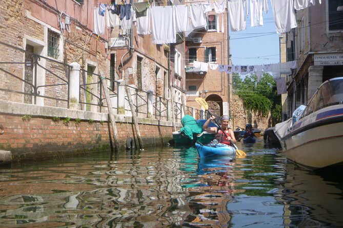 2 Hour Venice Canal Kayak Tour - Premium experience by day - Meeting at Calle Tornielli and getting ready