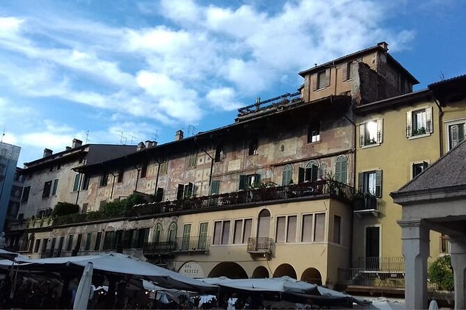 3-Hour Walking Tour with Guide Discovering Verona - Starting at Piazza Bra and the Arena