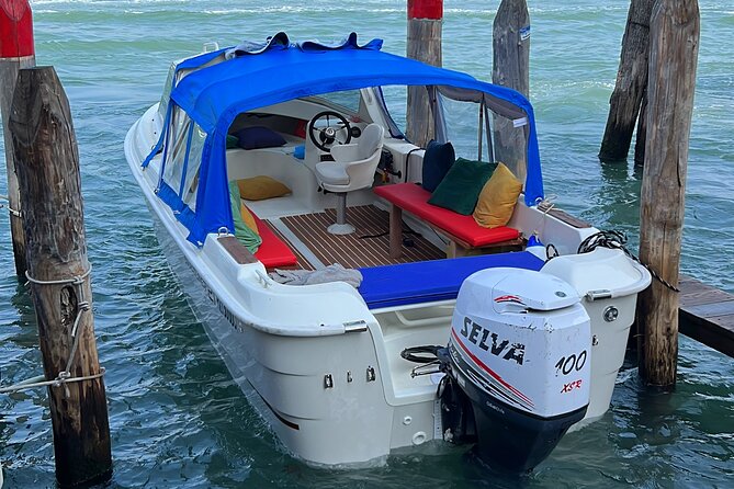 4 hours Private Boat Tour to Murano, Burano with local real guide - The lagoon between islands is part of the tour