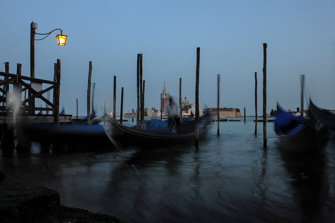 4 Hours Venice Private Photo Sunrise - The first two hours: secret Venice and local details
