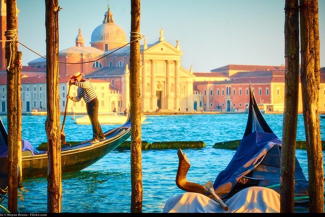 45-Minute or 1-hour Private Gondola Ride from Rialto - The gondolier makes or breaks the mood