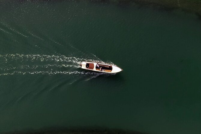 5-Hour Guided Tour of the Magic Islands by Vintage Boat in Venice - Murano and the craft of Venetian glass
