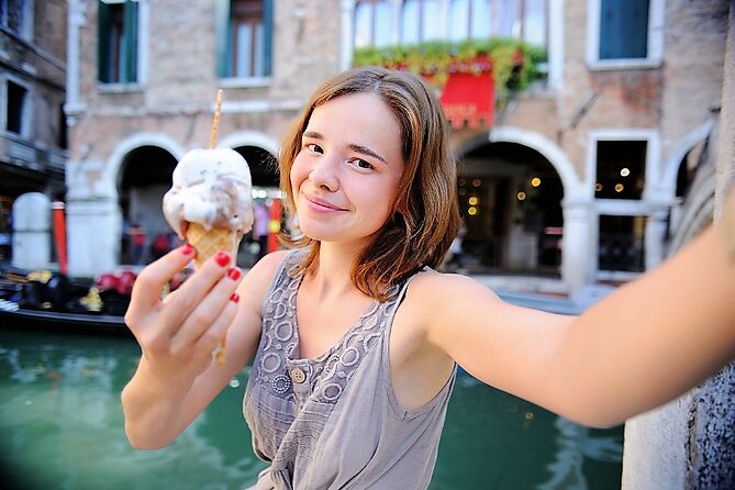 A Sweet Stroll Through Venice: Pastries, Chocolate, and Gelato - Handmade chocolate in a women-owned workshop