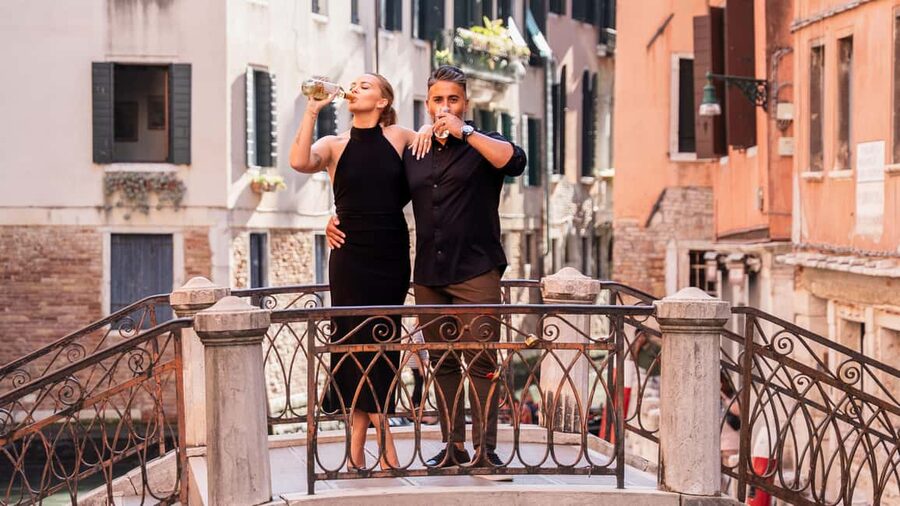 A Unique Photoshoot in Venice - Meeting near Rialto and getting started