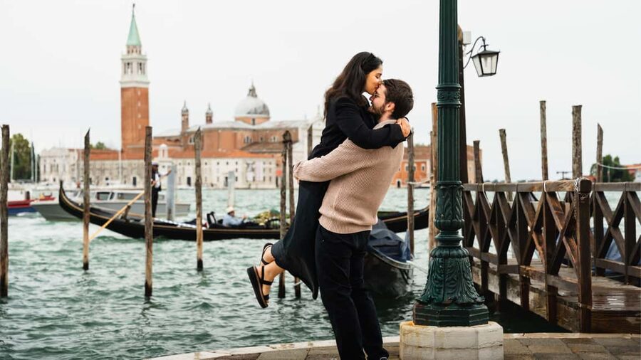 A Unique Photoshoot in Venice - Maga, Miri, and Javidan as your photo team