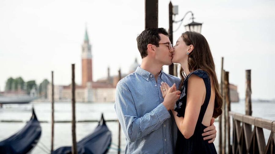A Unique Photoshoot in Venice - Posing help for couples, families, and solo visitors