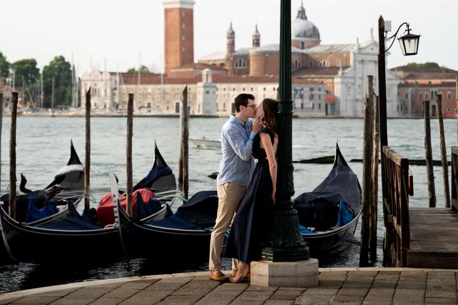 A Unique Photoshoot in Venice - Rialto to San Marco, one location at a time