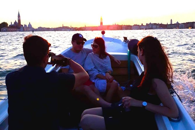 A Venetian Aperitif on The Lagoon - Boarding in Dorsoduro