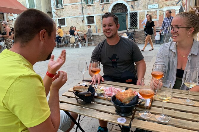 A Venetian Evening: Wine Tasting and Cicchetti with a Local Guide - Campo dei Frari and the favorite wine bars