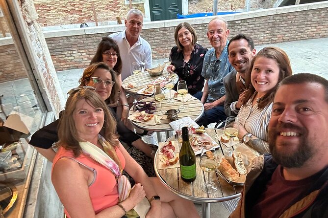 A Venetian Evening: Wine Tasting and Cicchetti with a Local Guide - Guides make the biggest difference