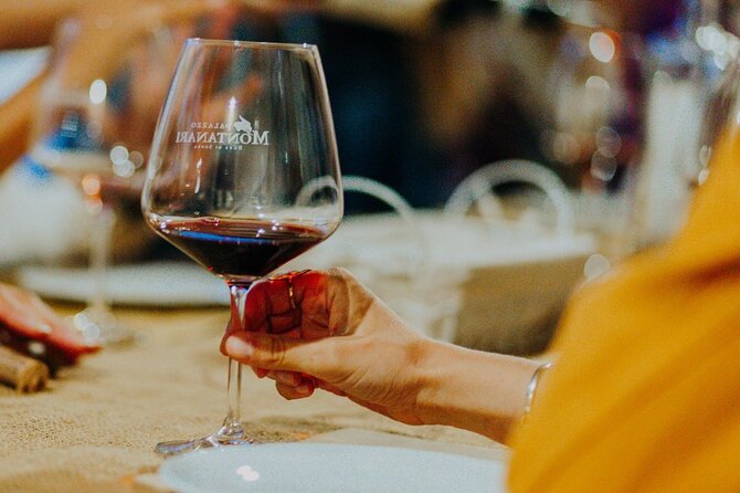 Art & Wine Experience in Valpolicella at Palazzo Montanari - Exploring the frescoes and old rooms