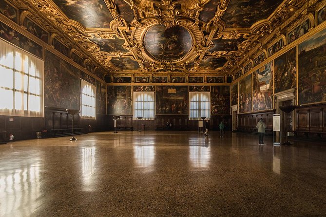 Basilica, Doge's Palace, History Gallery & Bell Tower Option - How the guides shape the experience