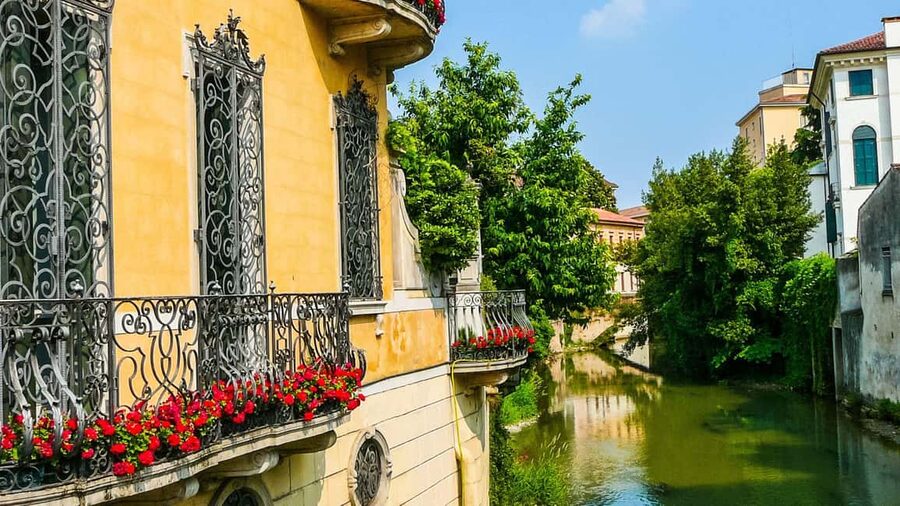 Best of Padova: Private Walking Tour with a Local - The Orto Botanico for a quieter change of pace
