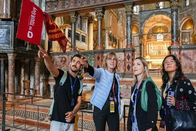 Best Of Venice: Saint Mark's Basilica, Doges Palace with Guide and Gondola Ride - Why this tour works well as a first morning in Venice