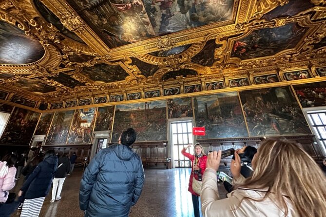 Best Of Venice: Saint Mark's Basilica, Doges Palace with Guide and Gondola Ride - The gondola ride, a pleasant finish rather than a private cruise