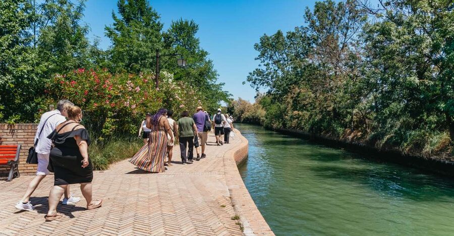 Boat Trip: Glimpse of Murano, Torcello & Burano Islands - Murano: glass, workshops, and a short first stop