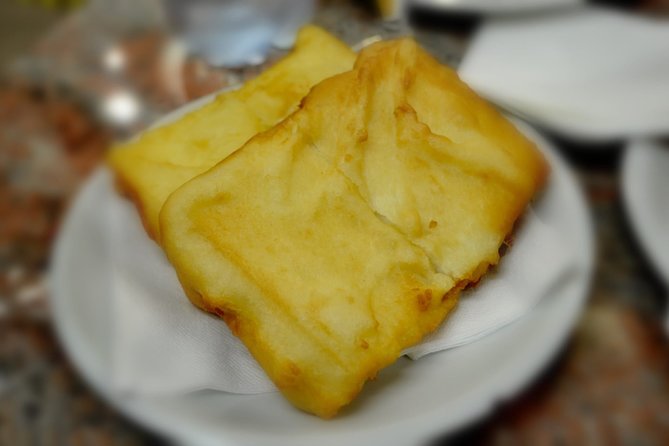 Brunetti's Venice: A Culinary Journey Through Leon's Mysteries - Dorsoduro pastries, coffee, and a slower pause