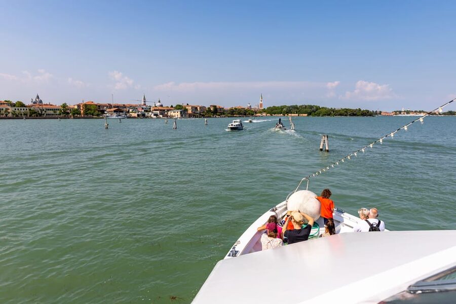 Chioggia-Venice: Day&Night Boat Transfer Round-Trip or 1-Way - Arriving at Riva degli Schiavoni