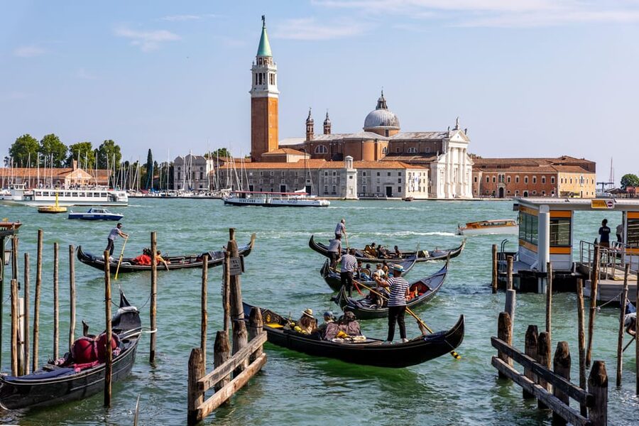 Chioggia-Venice: Day&Night Boat Transfer Round-Trip or 1-Way - One-way tickets and who should choose them