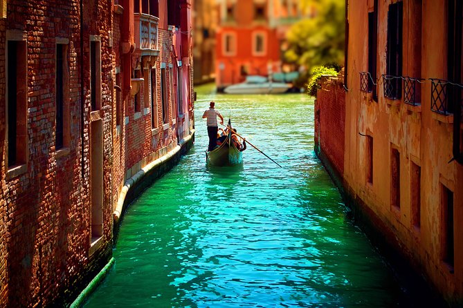 Classic 30-Minute Gondola Ride in Venice - Accademia, Campo Manin, and the smaller canals