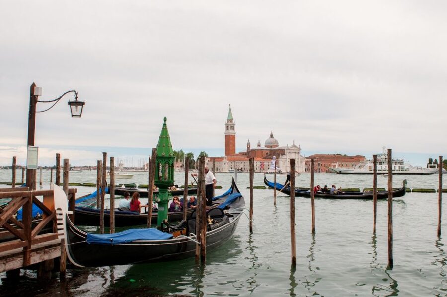 Classic Venice: 2-Hour Walking Tour with Basilica Entry - The Bell Tower and the story of its collapse