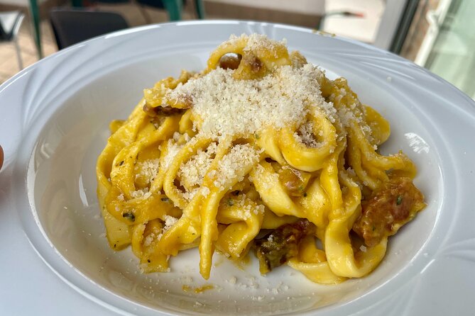 Cooking Class with Chef Francesco and Live Music in Venice - Cooking Italian food inside a Venetian home