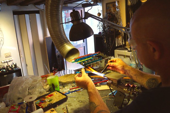 Create your Glass Artwork: Private Lesson with Local Artisan in Venice - The master demonstration is part of the value