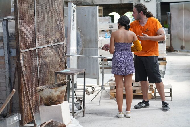 Create Your Own Murano Glass: Beginner’s Glassblowing Class - What the small group changes