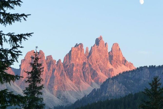 Daily tours in the Dolomites with departure and arrival in Cortina d'Ampezzo - Misurina and the Northern Views