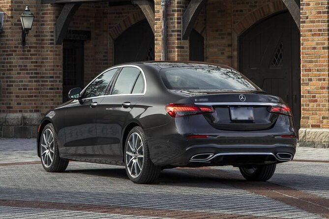 Departure from Piazzale Roma to Venice Airport VCE by Sedan - Sedan, van, or similar vehicle?