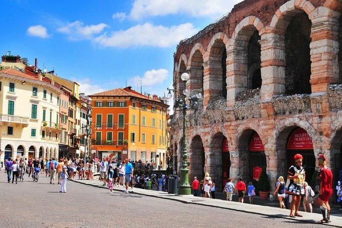 Discover the City of Romeo & Juliet: Walking Tour of Verona - Timing, group size, and the late-start warning