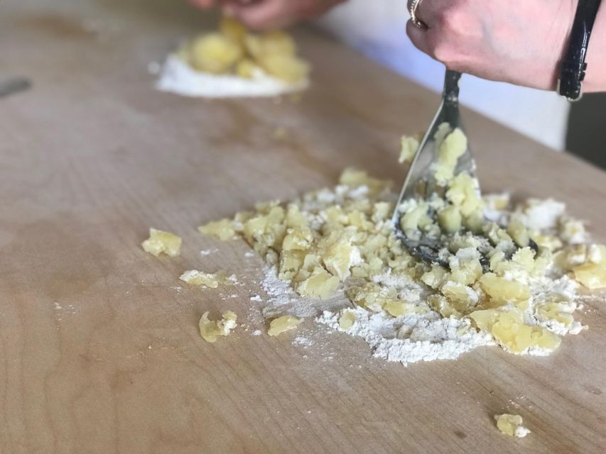 Discover the old market and make fresh pasta - Key points at a glance