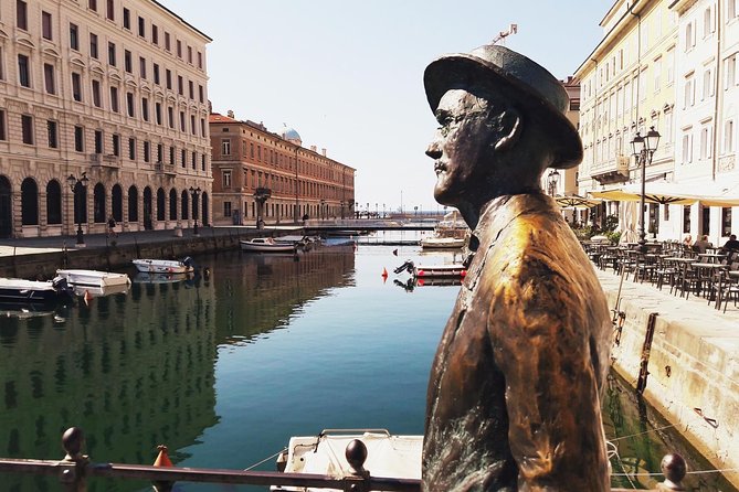 Discover Trieste on Foot - Piazza della Borsa and Trieste’s commercial power