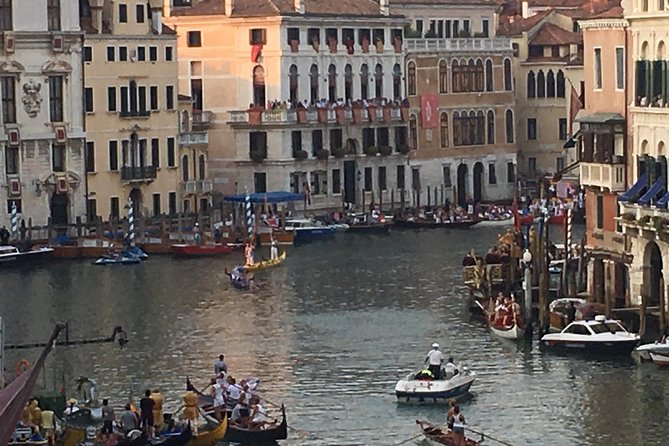 Discover Venice at sunset - Walking conditions and practical planning