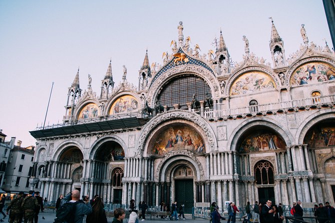 Discover Venice’s most Photogenic Spots with a Local - Rialto Bridge and the city’s busiest postcard view