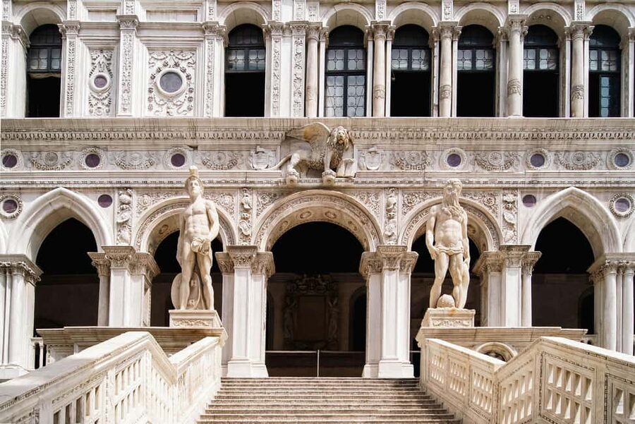Doge's Palace, Bridge of Sighs & Prison Skip-the-Line Tour - Reading the palace through its paintings