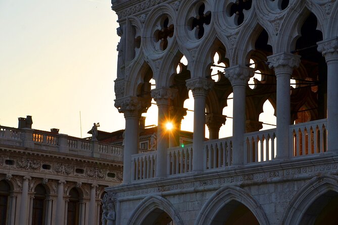 Doge's Palace Skip the Line Guided Tour in Venice - Crossing the Bridge of Sighs