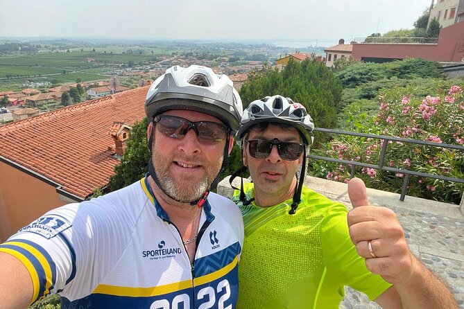 E-Bike tour with stop in the cellar in the Bardolino area - Who will enjoy this ride most?