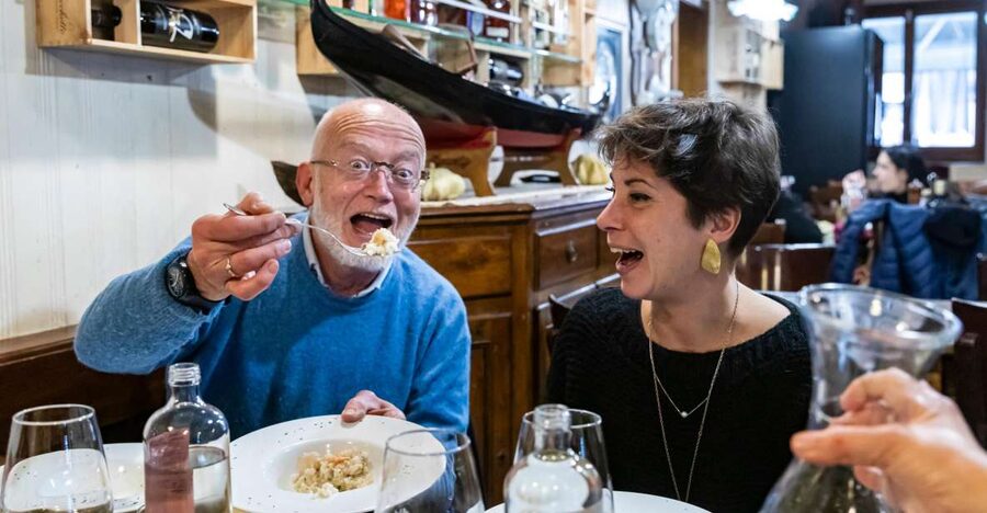 Eating Venice: Offbeat Food & Drinks Tour - Prosecco col fondo at a traditional bacaro