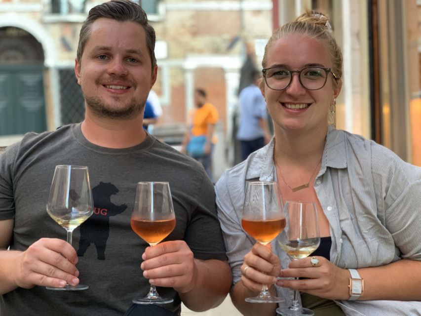 Evening in Venice with a local: food and wine tasting tour - Key points to know before booking