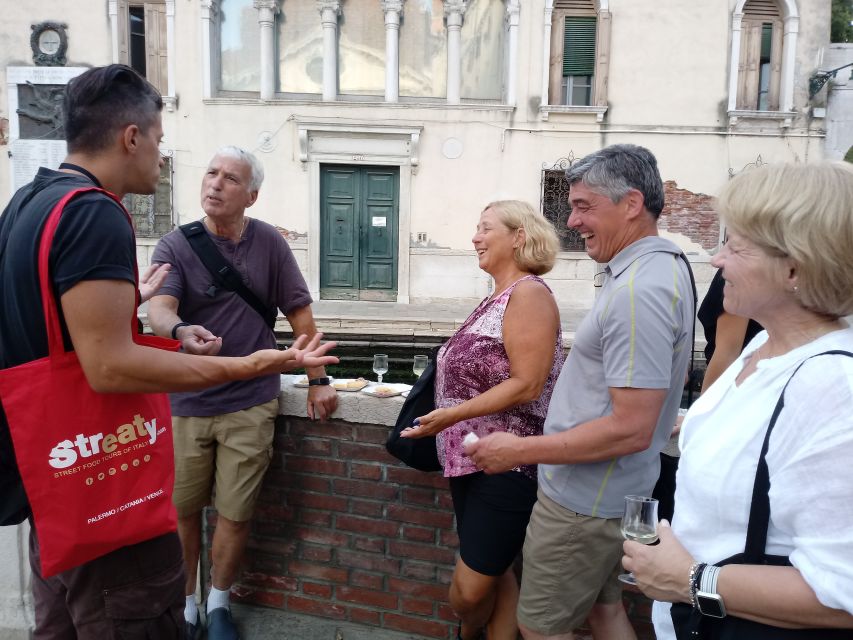 Evening in Venice with a local: food and wine tasting tour - Practical details that affect your choice