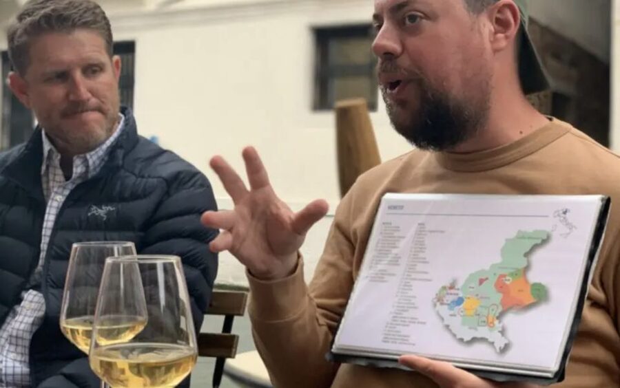 Evening in Venice with a local: food and wine tasting tour - The Venetian spritz without Aperol or Campari
