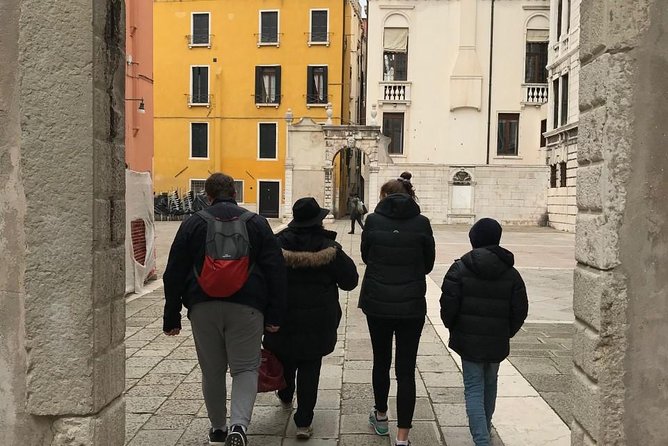 Friendinvenice Early Morning Venice Private Tour - Back lanes, small squares, and local life
