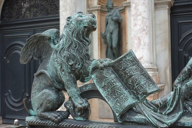 FriendInVenice: Experience the True Venice with a Private Tour - Markets, bacari, and the everyday city