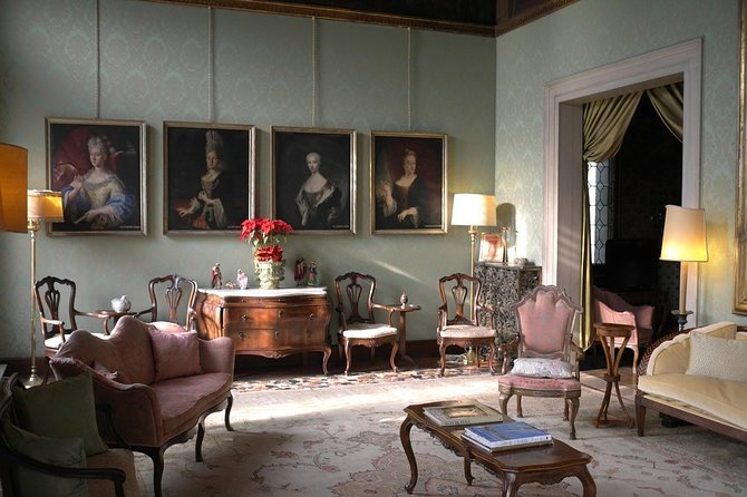 FriendInVenice: Experience the True Venice with a Private Tour - Art, architecture, and stories with a local point of view