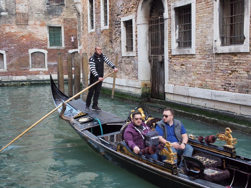 From Lake Garda: Full-Day Guided Group Tour of Venice - Food, coffee, and what to bring