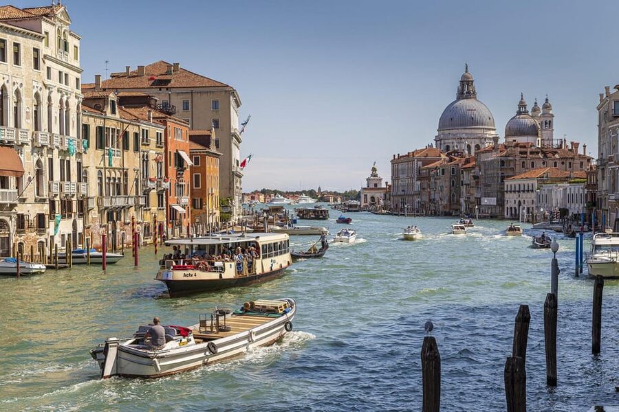From Lake Garda: Venice City and Lagoon Guided Tour - Ending near the Rialto Bridge