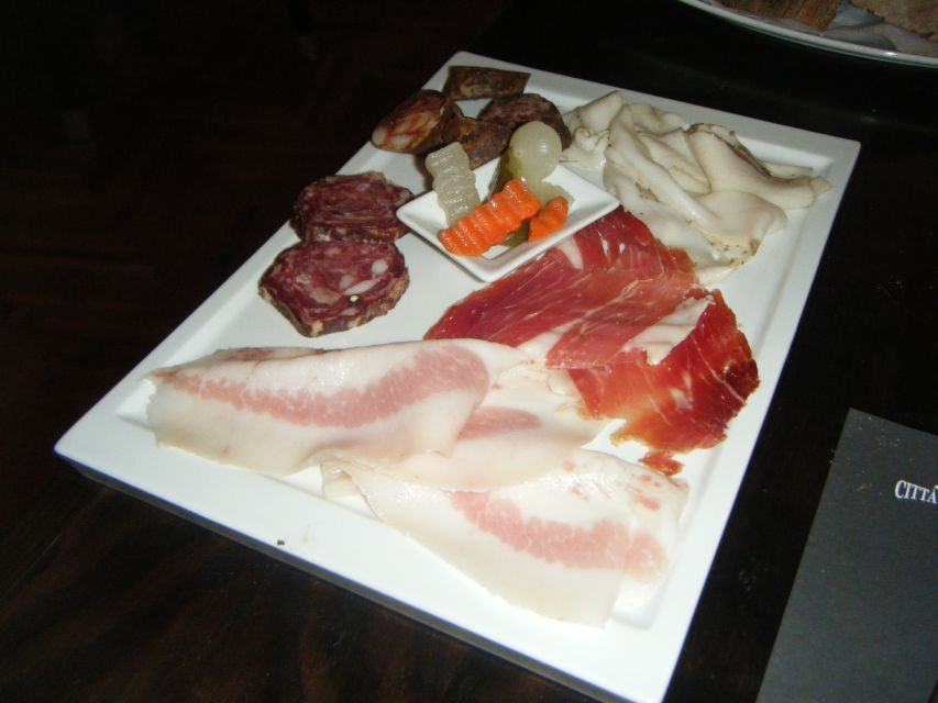 From Padua: Walking & Wine Tasting City Tour - The second wine bar changes the rhythm